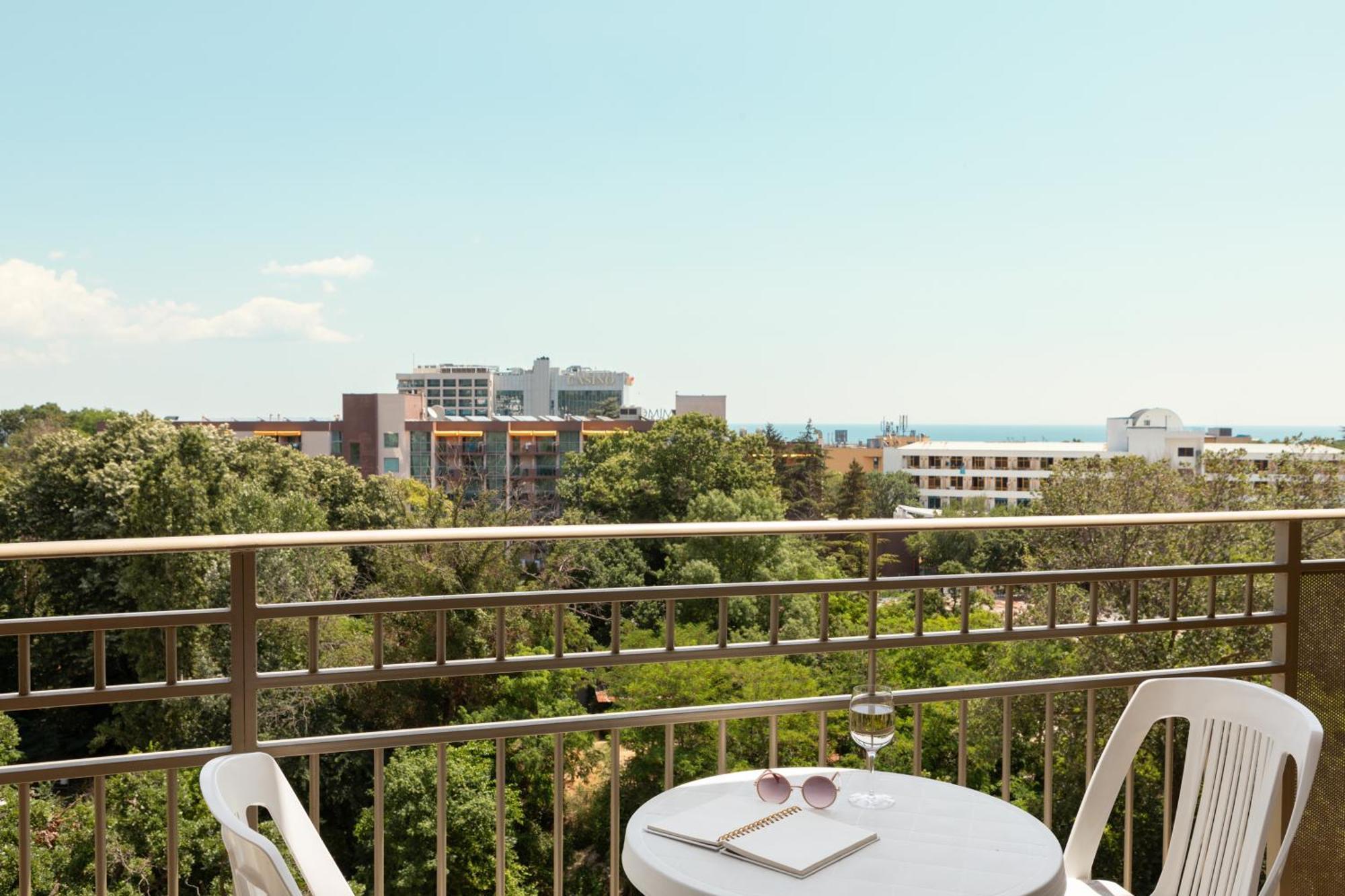 Kristal Hotel Golden Sands Exterior photo
